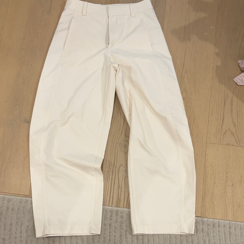 Uniqlo Women’s Cream Straight-Leg Chinos